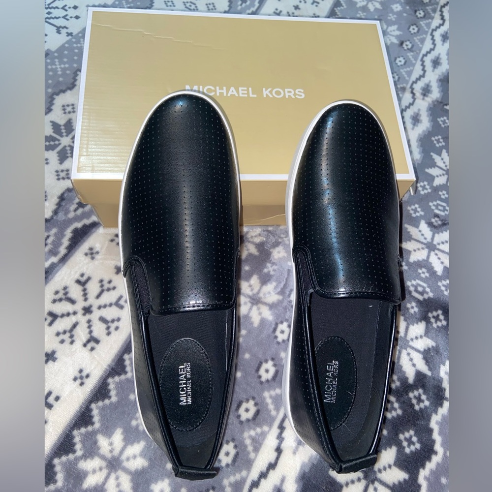 NIB MK woman’s platform sneakers, black leather in sz 11.